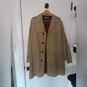 Supreme trenchcoat